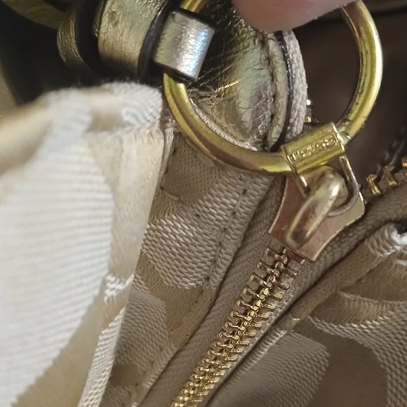 ✨ Coach Chelsea Jayden Signature Carryall | Cream & Gold | Like New ✨ - Picture 8 of 13